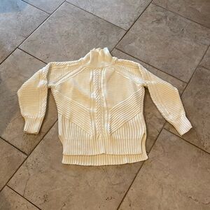 Banana Republic Fishermen Cable-Knit Cream Cotton Sweater. Size S